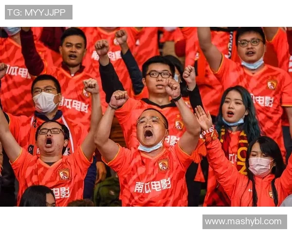 2018年中超联赛精彩对决广州恒大迎战江苏苏宁的巅峰之战回顾