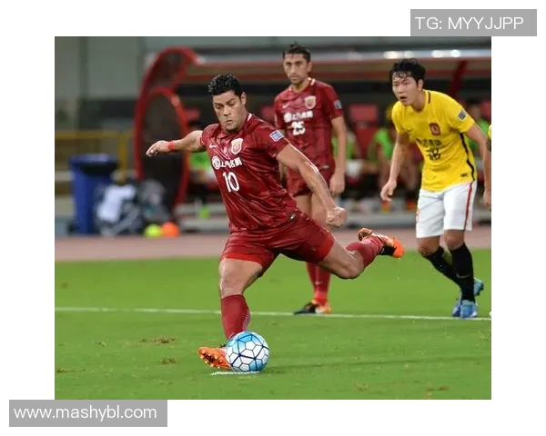 广州恒大淘宝对阵上海上港精彩赛事回顾与分析全景呈现